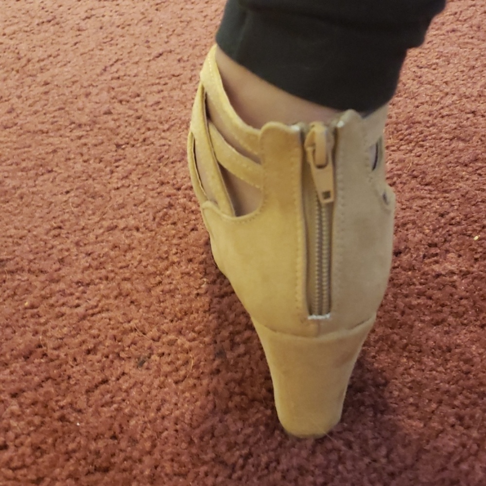 Charlotte Russe high heels - Picture 3 of 4